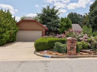 11712 SW 4th St, Yukon, OK 73099