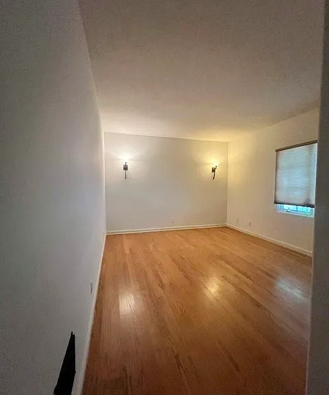 3220 E 2nd St #B — Photo 15