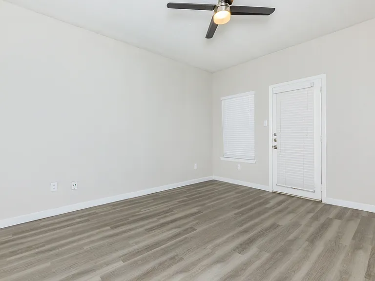 Fort Worth, TX Apartments — Photo 13