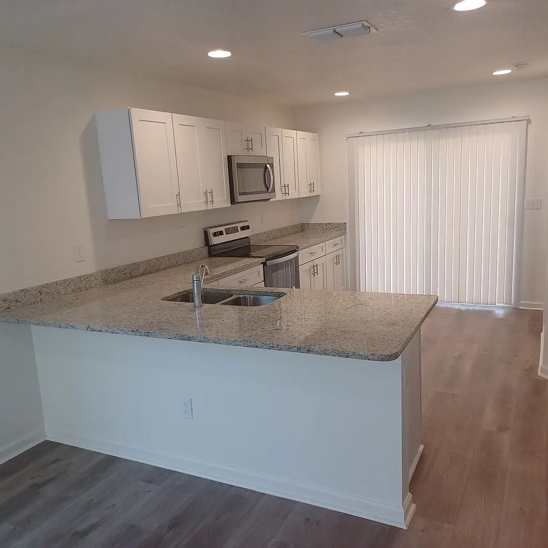 Newer 3 BR 2 BA home convenient to downtown St Augustine — Photo 4