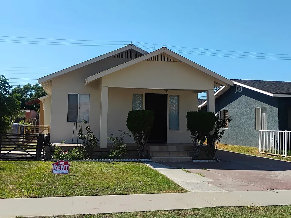 8625 San Carlos Ave