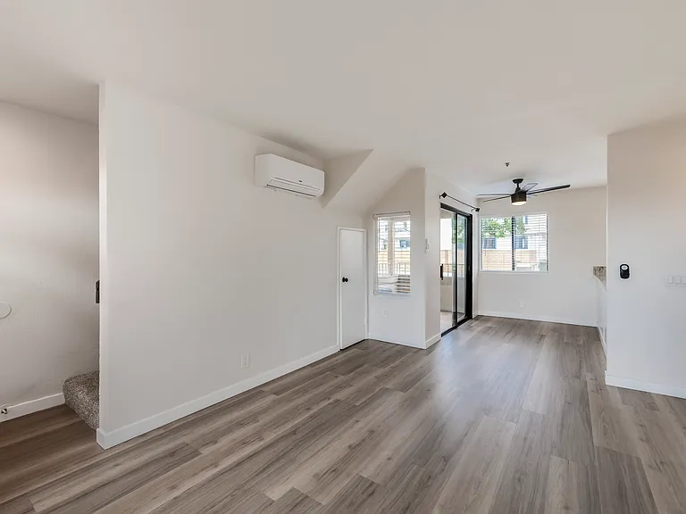 582 Arizona St — Photo 40