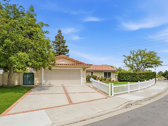 2nd image of 29107 Hillrise Dr