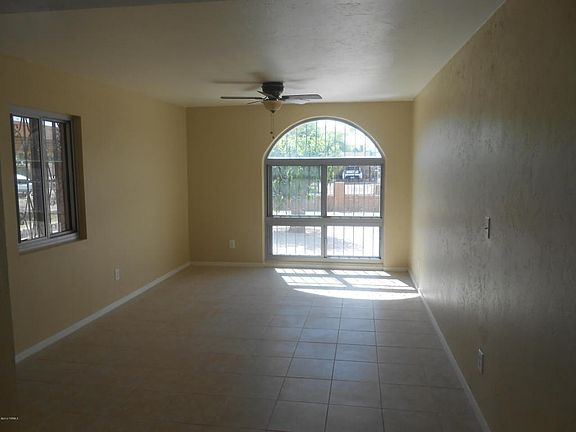 4th image of 5509 S Santa Cruz Ave