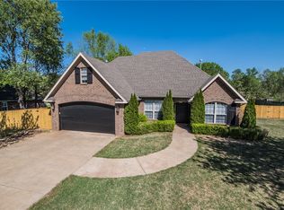 5103 N Cheyenne Trl, Rogers, AR 72756
