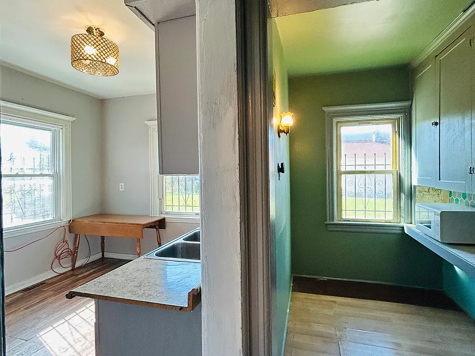 115 Wakefield Ave #1