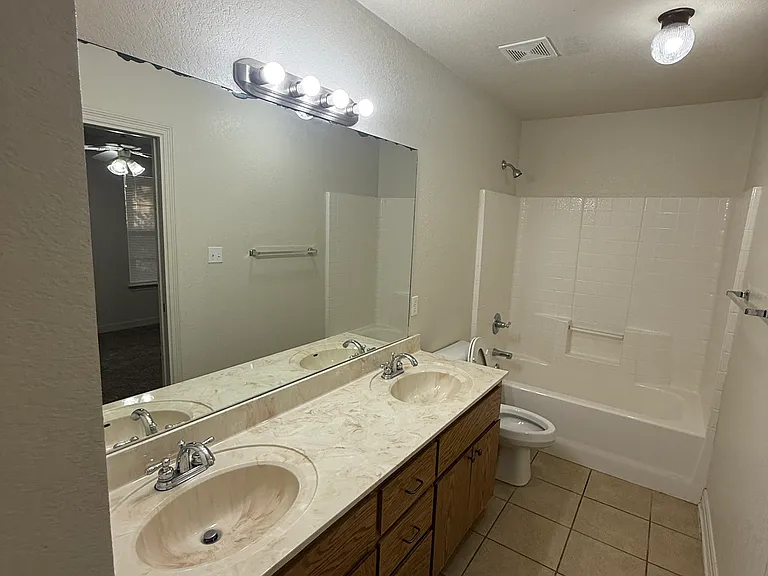 820 N Beal St #B — Photo 18