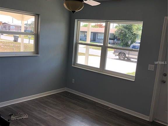 2nd image of 2514 Meadow Ln