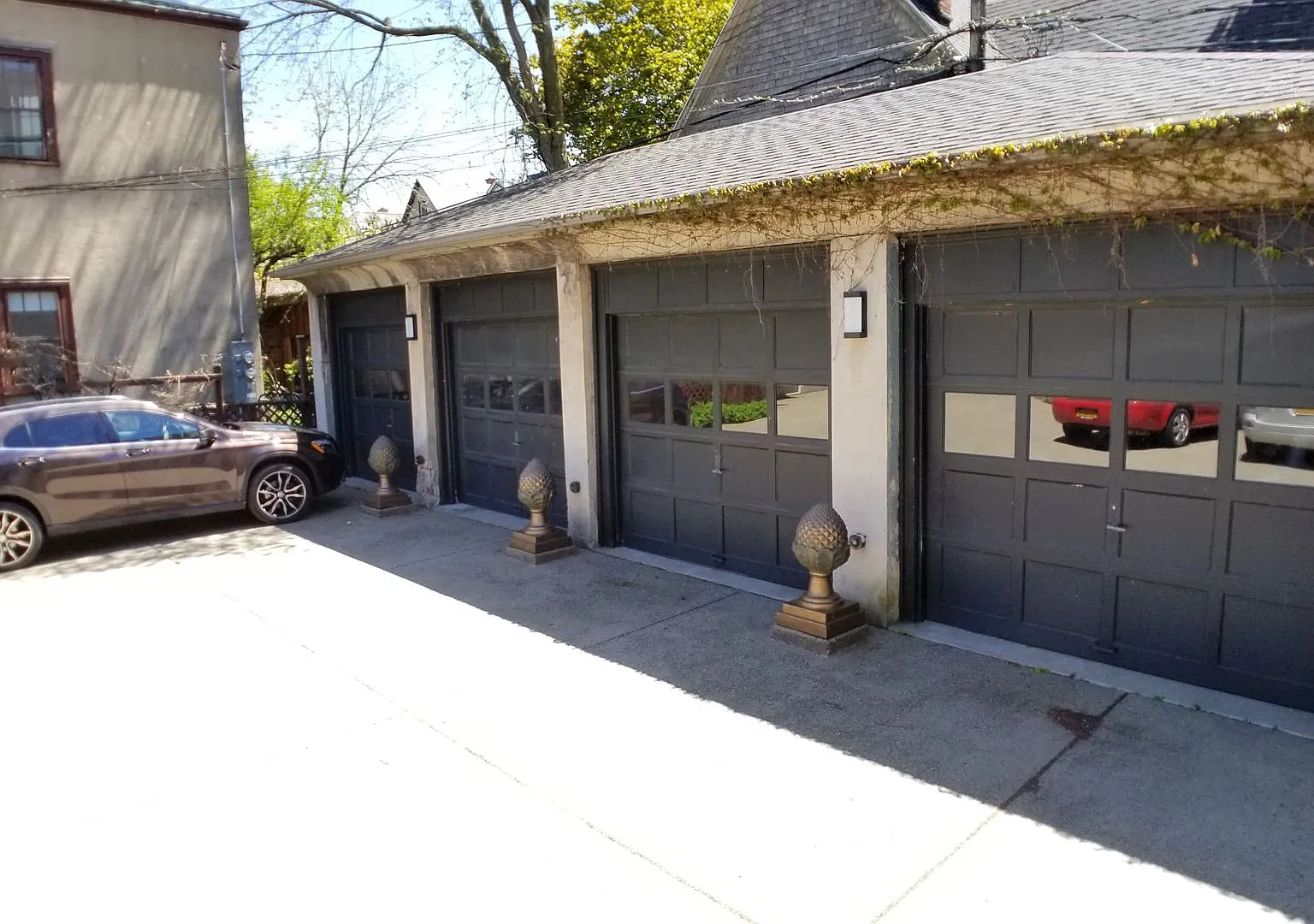 733 West Delavan — Photo 4