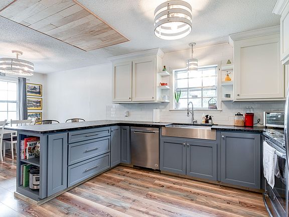 2nd image of 28 Fathom Cir