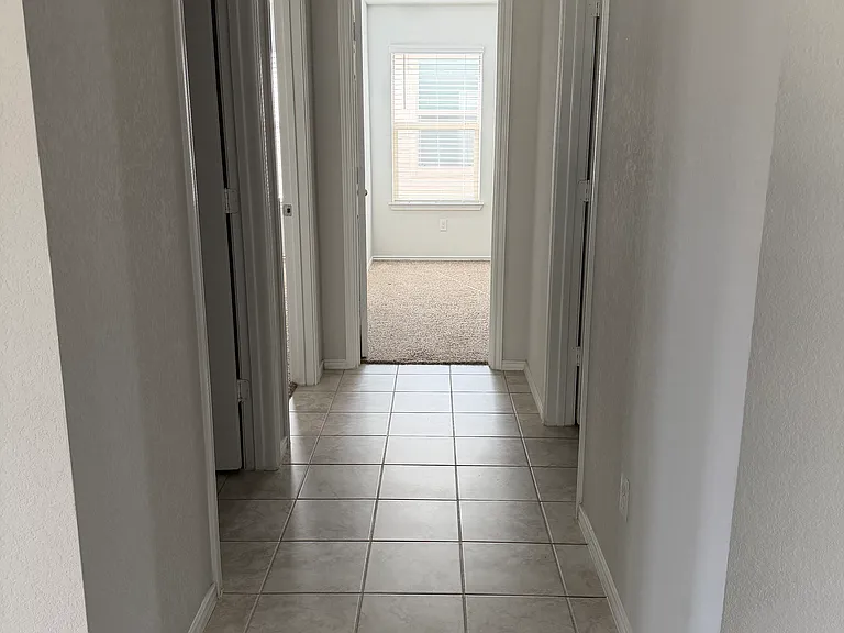712 Taggart Trl — Photo 16