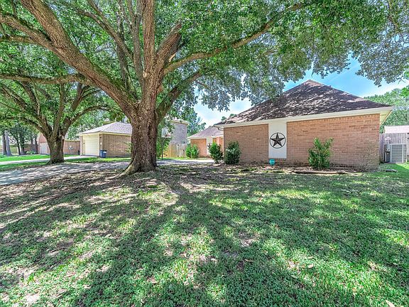 4th image of 11923 Cottonwood Ln