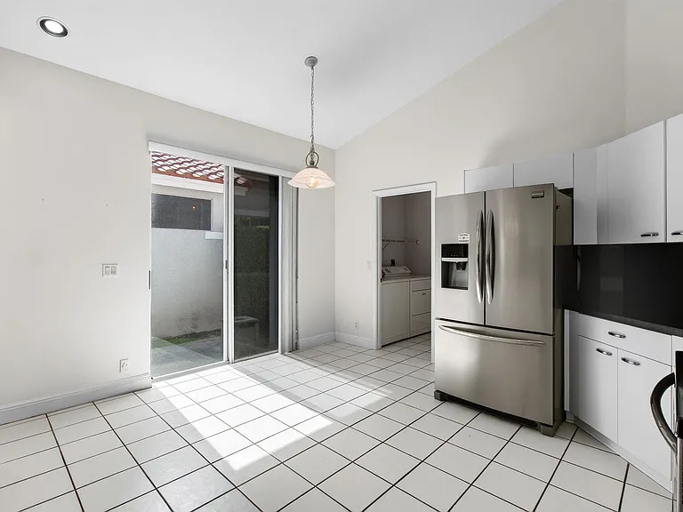 5225 Brookview Dr — Photo 50