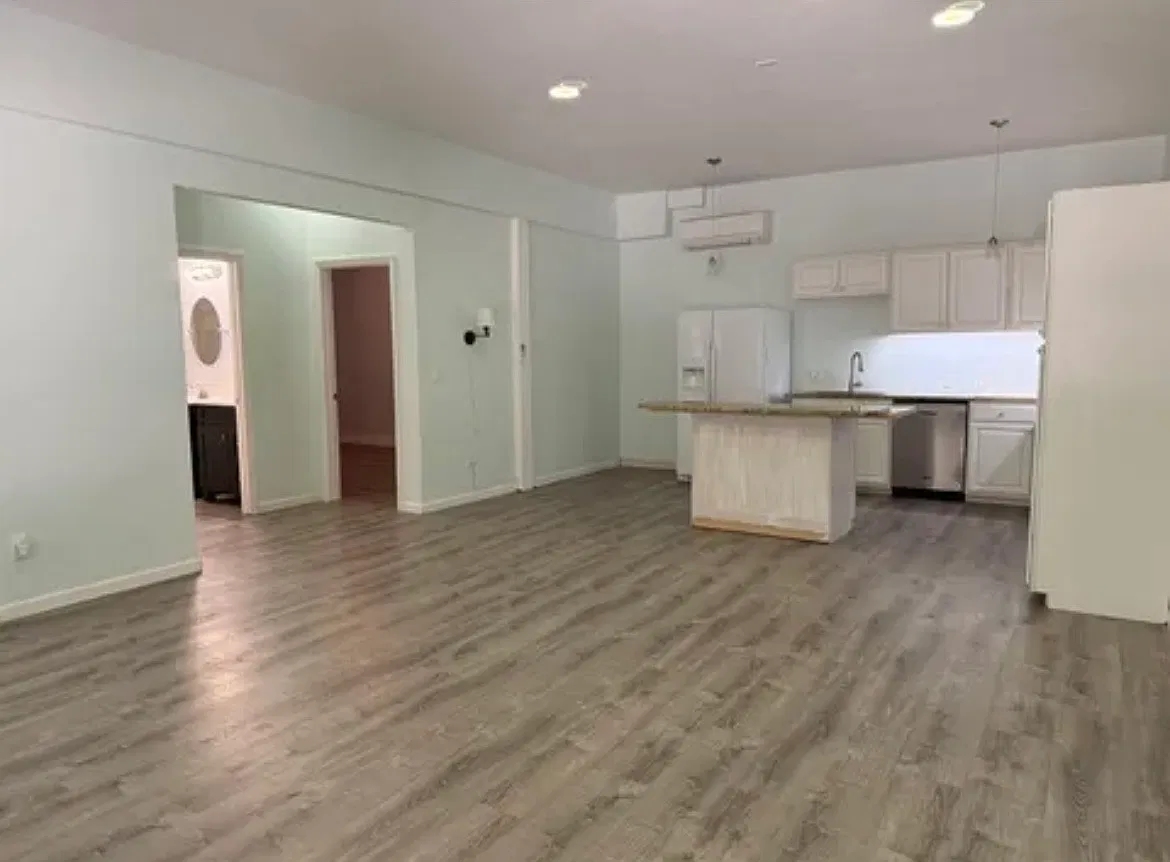 2 bed, 1300 sqft, $2,000 — Photo 2