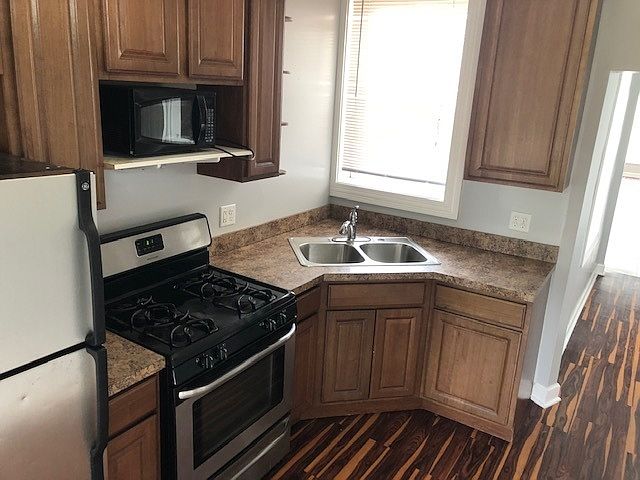 2nd image of 2447 W Flournoy St APT 2