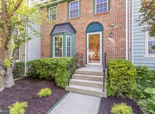 5719 Walnut Wood Ln, Burke, VA 22015