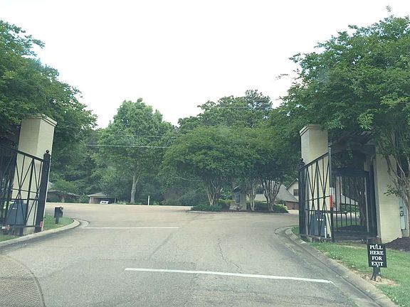 3rd image of 504 Asbury Lane Dr
