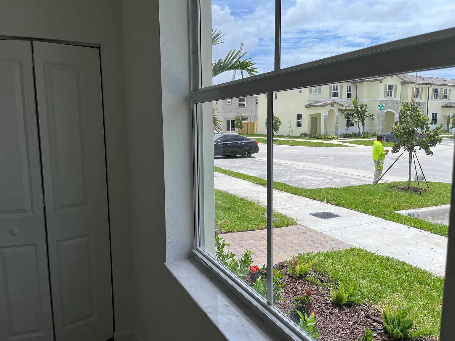 3 bed, 3.0 bath, 1328 sqft, $2,500 — Photo 4