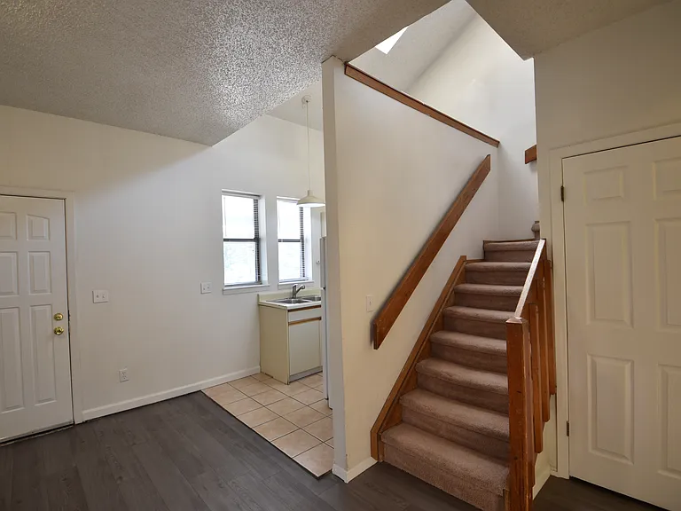2927 Broadway St #2 — Photo 13