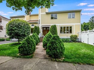 53 Selwyn Rd, Newton, MA 02461