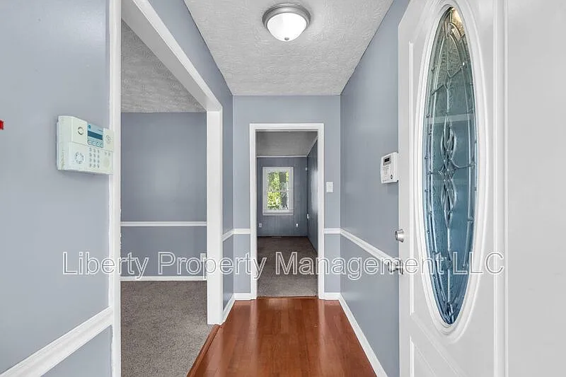 3 bed, 2.0 bath, 1539 sqft, $1,550 — Photo 2