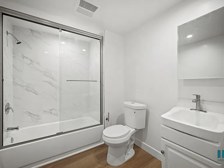429 N Hayworth Ave — Photo 68