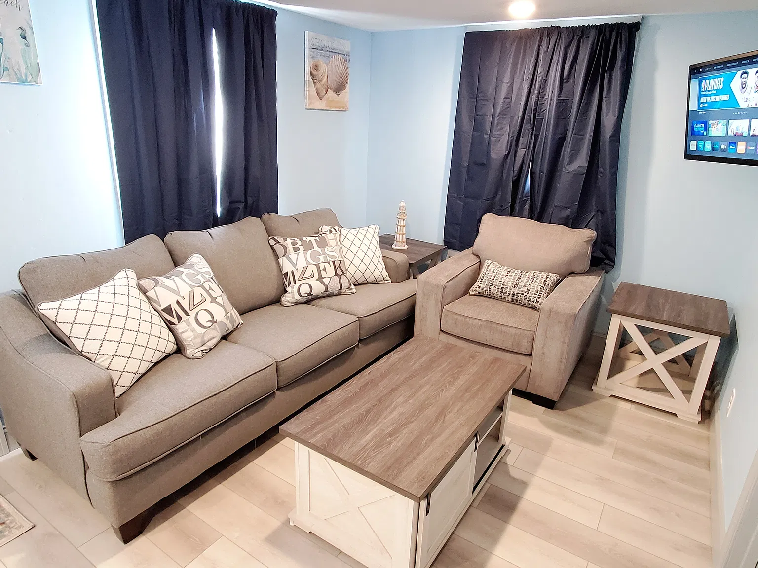 2 bed, 900 sqft, $1,950 — Photo 2