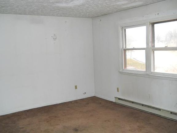 2nd image of 106 Lee Dr
