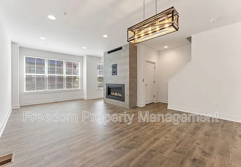1876 Michael Faraday Dr — Photo 21