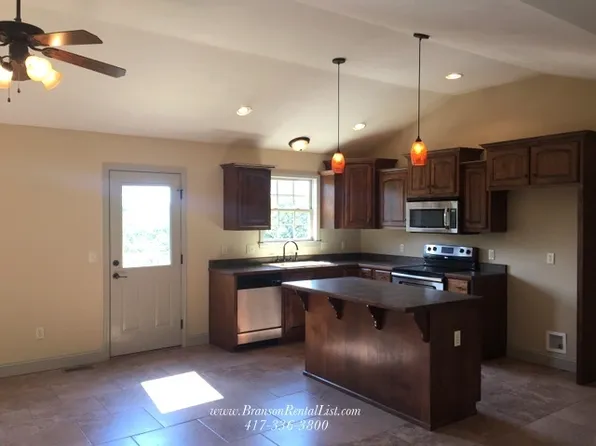 191 Roundhill Rd, Branson, MO 65616