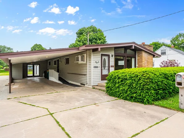 1062 Metomen St, Ripon, WI 54971