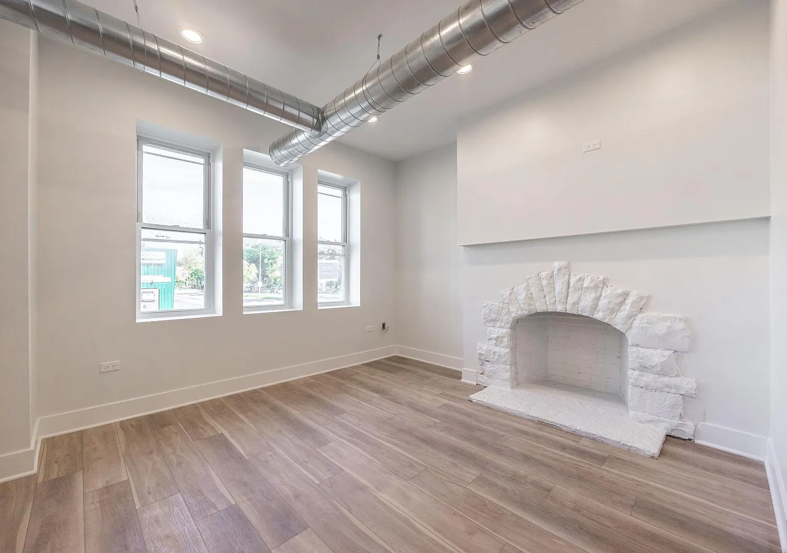 3 bed, $2,825 — Photo 1
