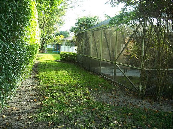 3rd image of 10780 Madison Dr