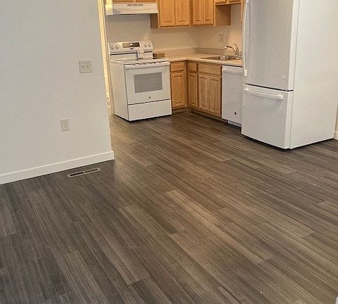 3rd image of 504 Lafarge Ave #2
