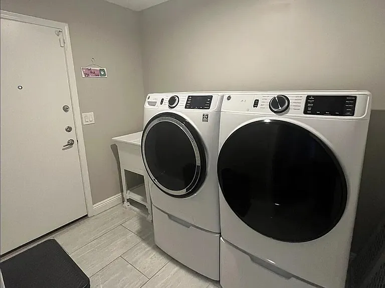 1442 W Coral Reef Dr — Photo 15