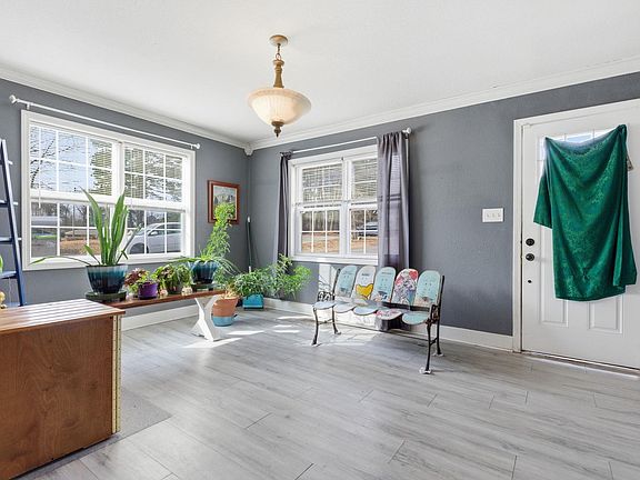 4th image of 3505 Pelton Rd