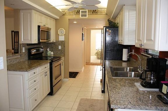 5th image of 931 Collier Ct #103