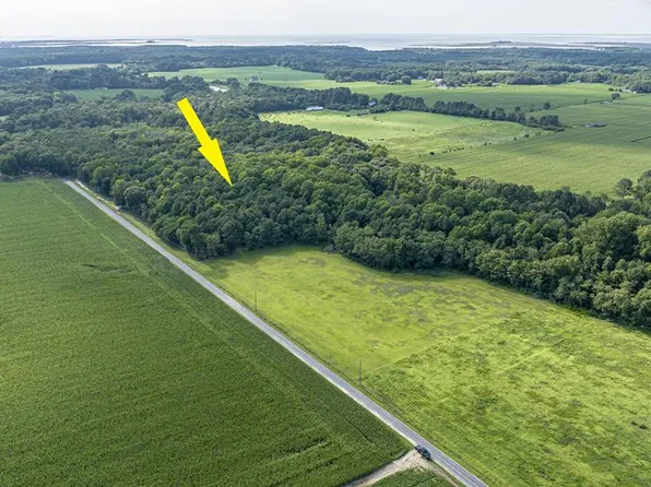 1 Hurst Store Rd #6, Greenbush, VA 23357