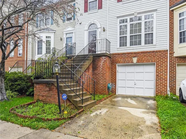 20842 Butterwood Falls Ter, Sterling, VA 20165