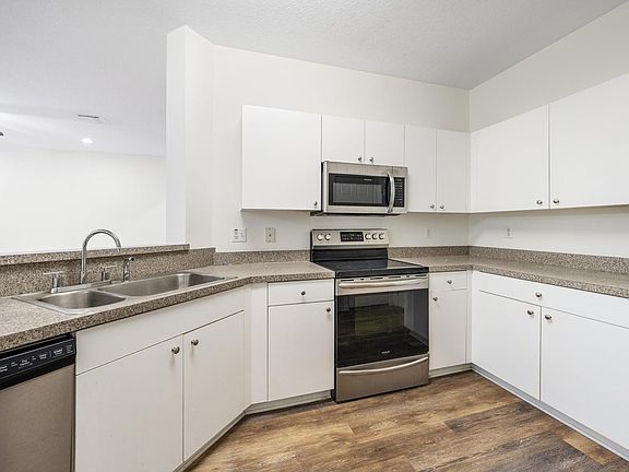 3rd image of 9091 Villa Palma Ln
