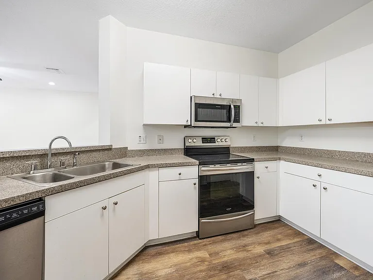 9091 Villa Palma Ln — Photo 3