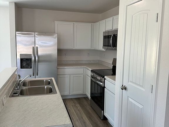 5th image of 10316 Debbie Dr N