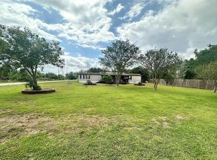 511 Crestview Dr, Victoria, TX 77905