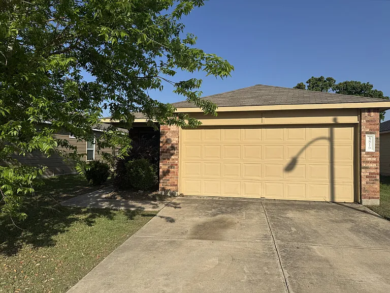 5816 Knoll Pines Pass — Photo 2