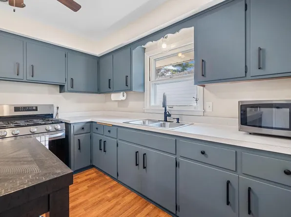 W151N8461 Thomas DRIVE, Menomonee Falls, WI 53051