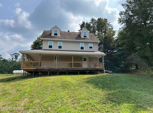 696 Super Dr, Dornsife, PA 17823