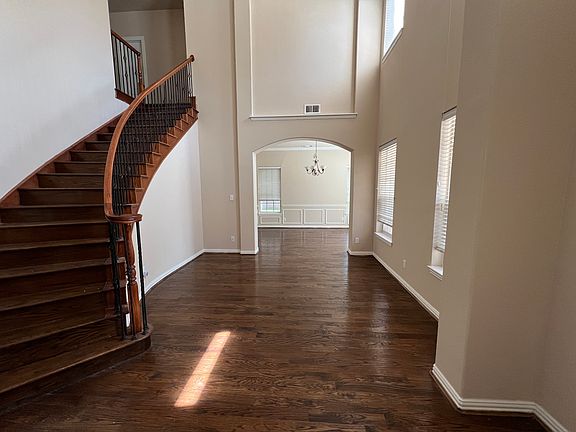 4th image of 1803 E Branch Hollow Dr