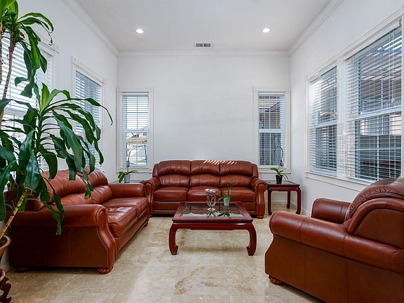 2nd image of 2719 Shellgate Cir