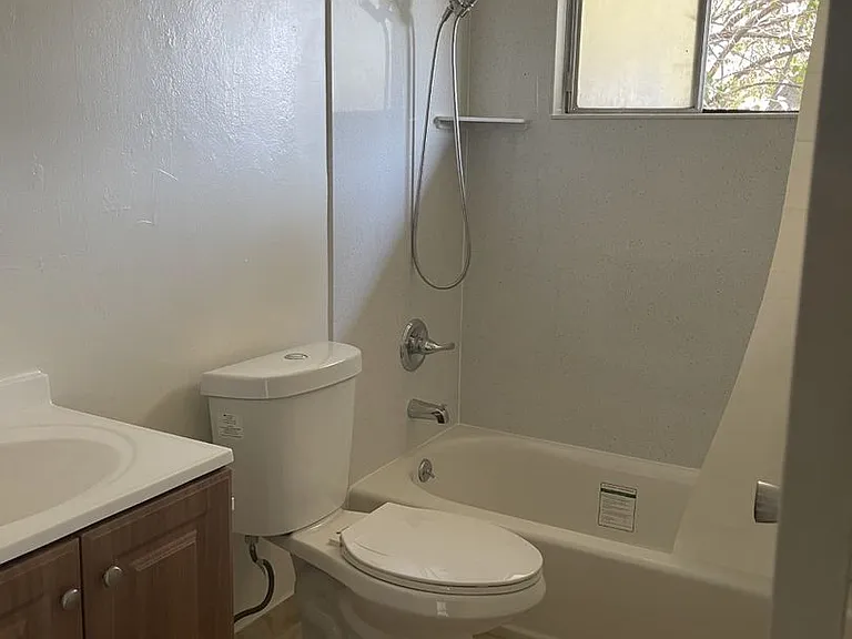 Dixon Townhouse — Photo 74