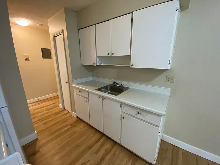 111 Knox St — Photo 13